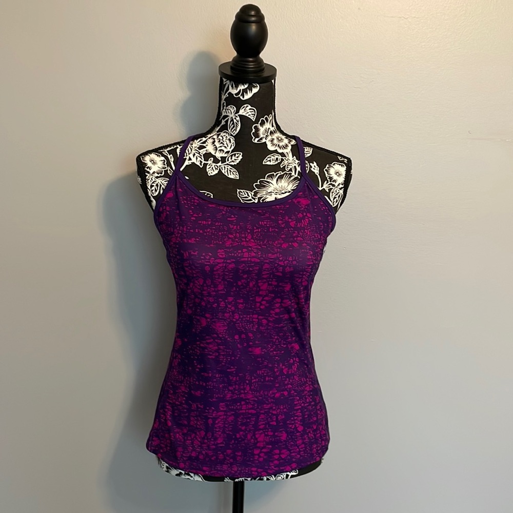 Active by Old Navy size medium workout tank with built in bra.